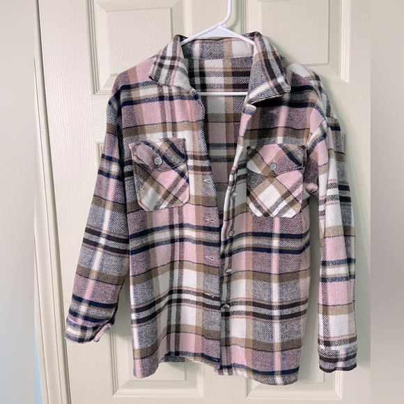 Shacket - Picture 1 of 2